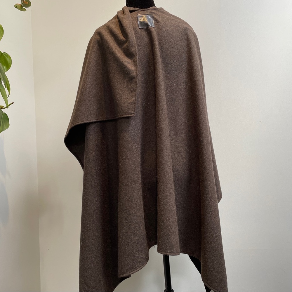 m0851 Blanket Cape in Cocoa Brown — Montreal Luxury Outerwear Brand - Picture 7 of 9